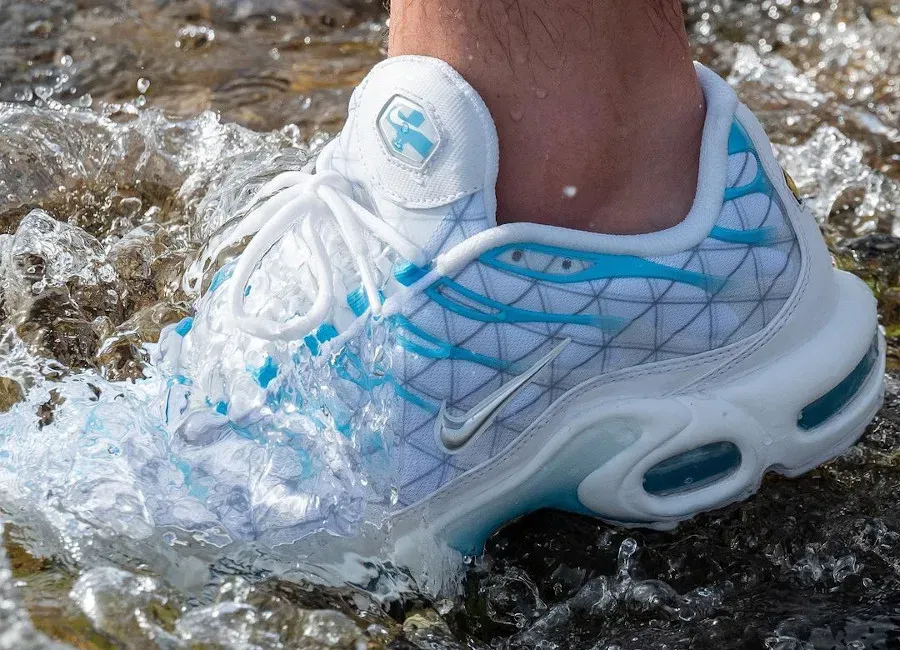 Nike Air Max Plus Marseille FQ2397-100