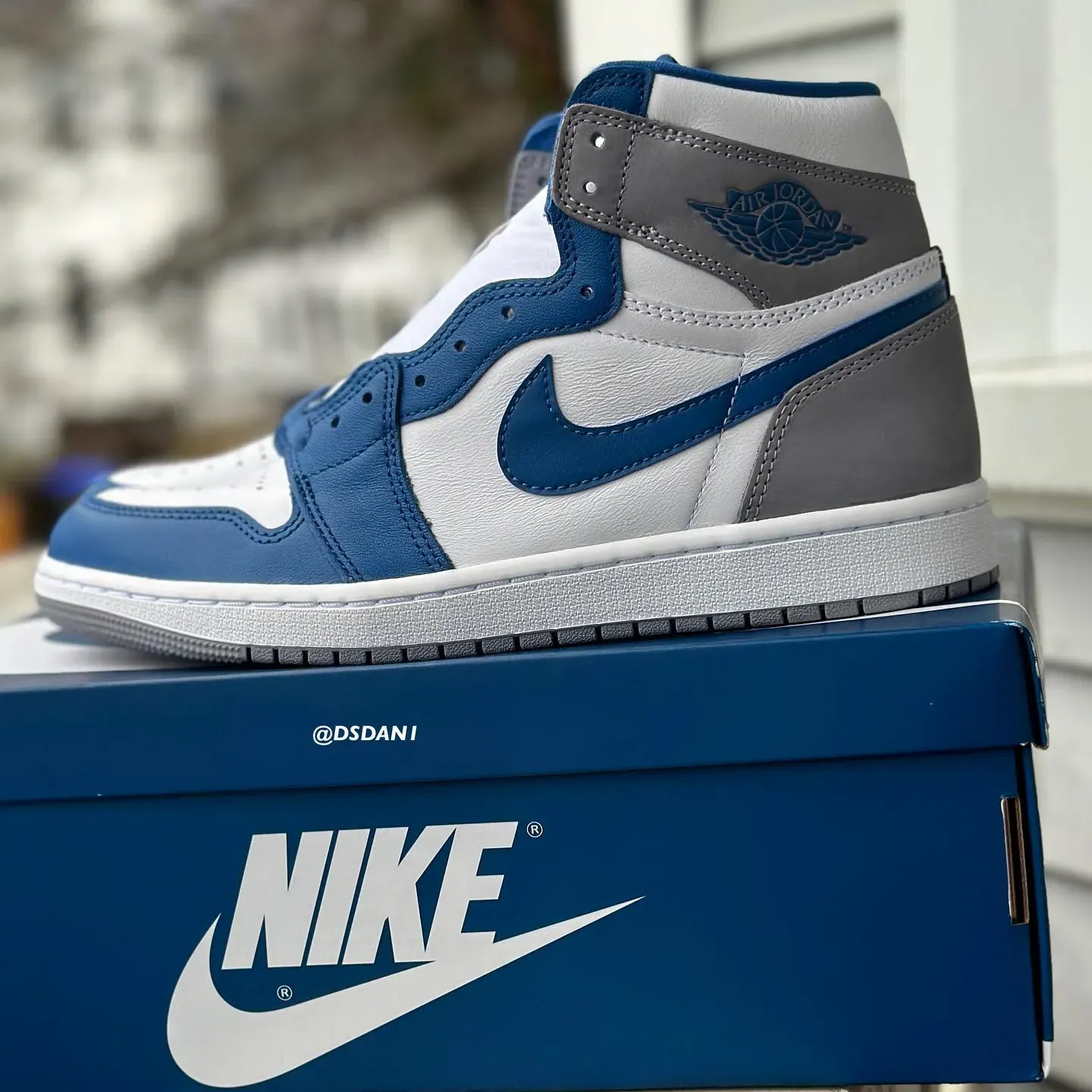 air jordan 1 high true blue