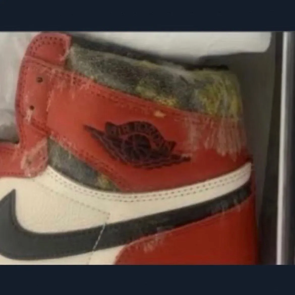 air jordan 1 retro high og lost and found 2022 moisissures
