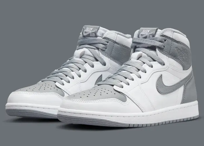 air-jordan-1-retro-high-og-stealth-555088-037 01.webp