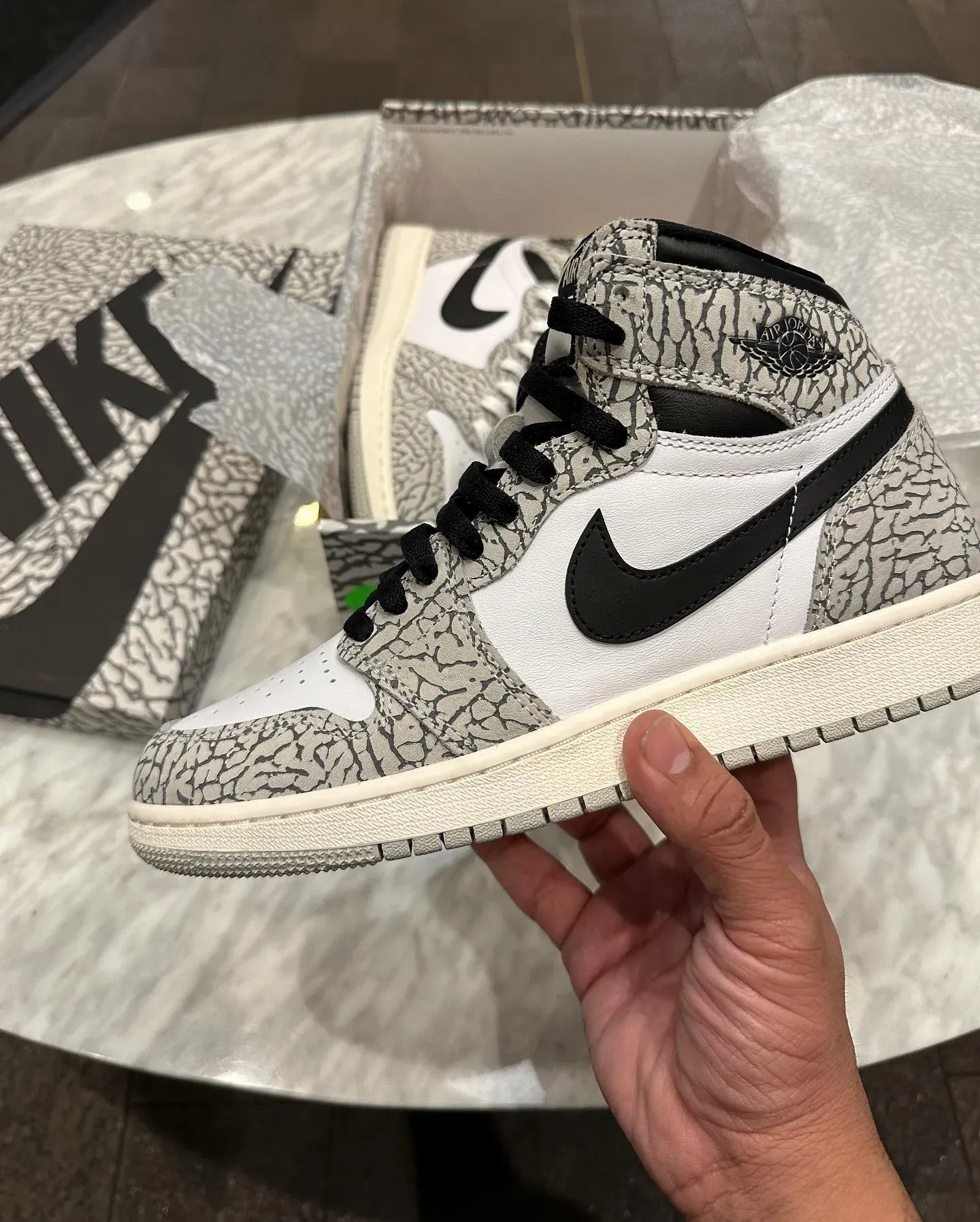 air jordan 1 retro high og white cement DZ5485-052