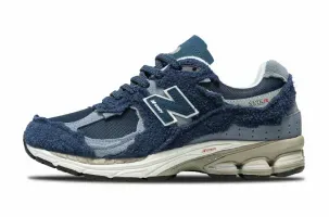 New Balance 2002R Protection Pack Navy Grey M2002RDK