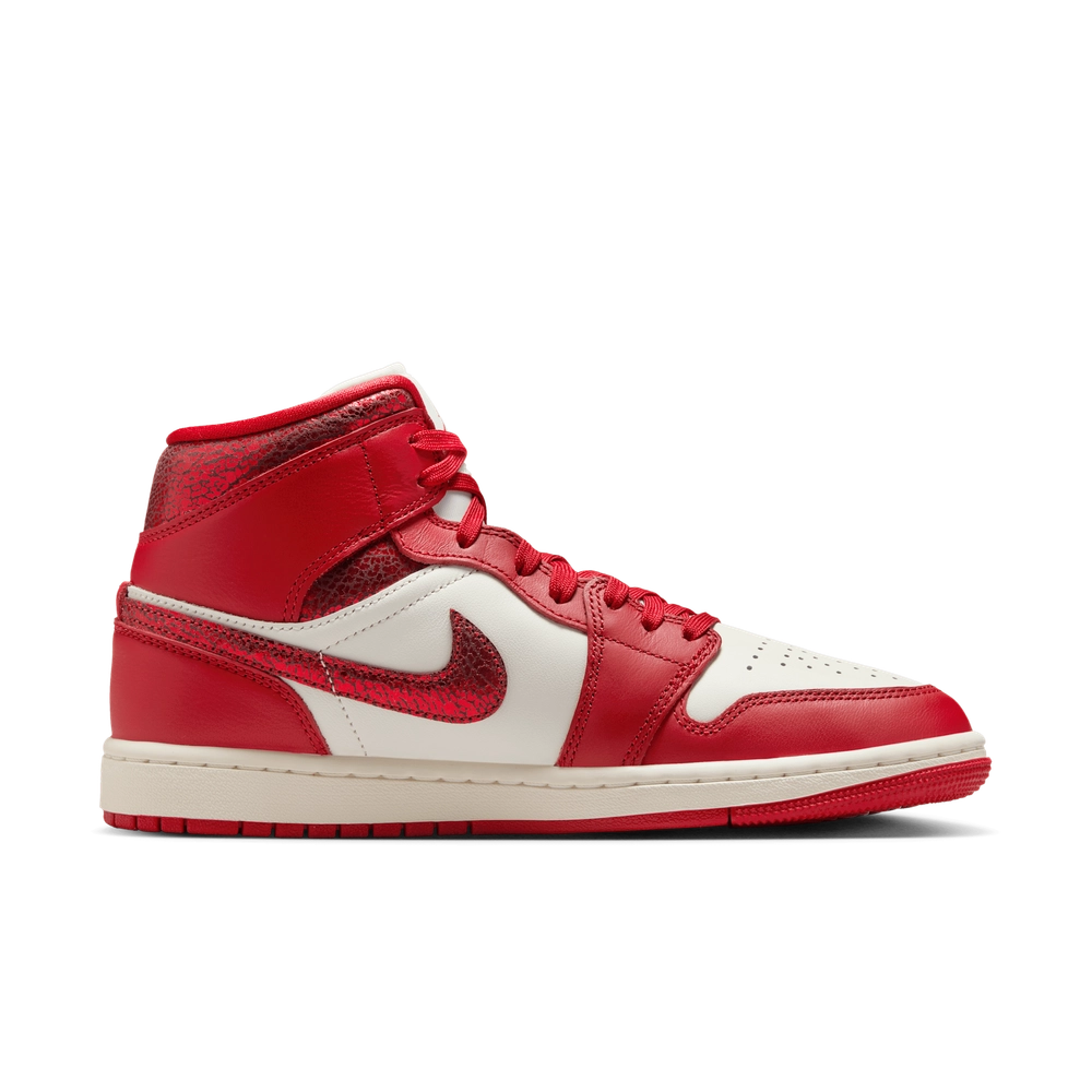 821101_Air-Jordan-1-Mid-WMNS_CRACKED-RED-METALLIC_HJ9337-106_img2