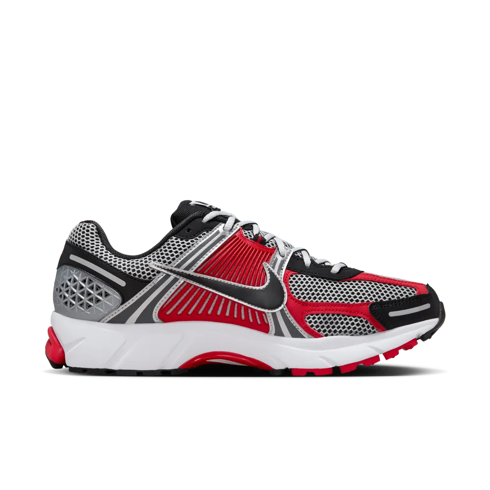 AD020F_Nike-Zoom-Vomero-5_UNIVERSITY-RED_HV0926-095_img2