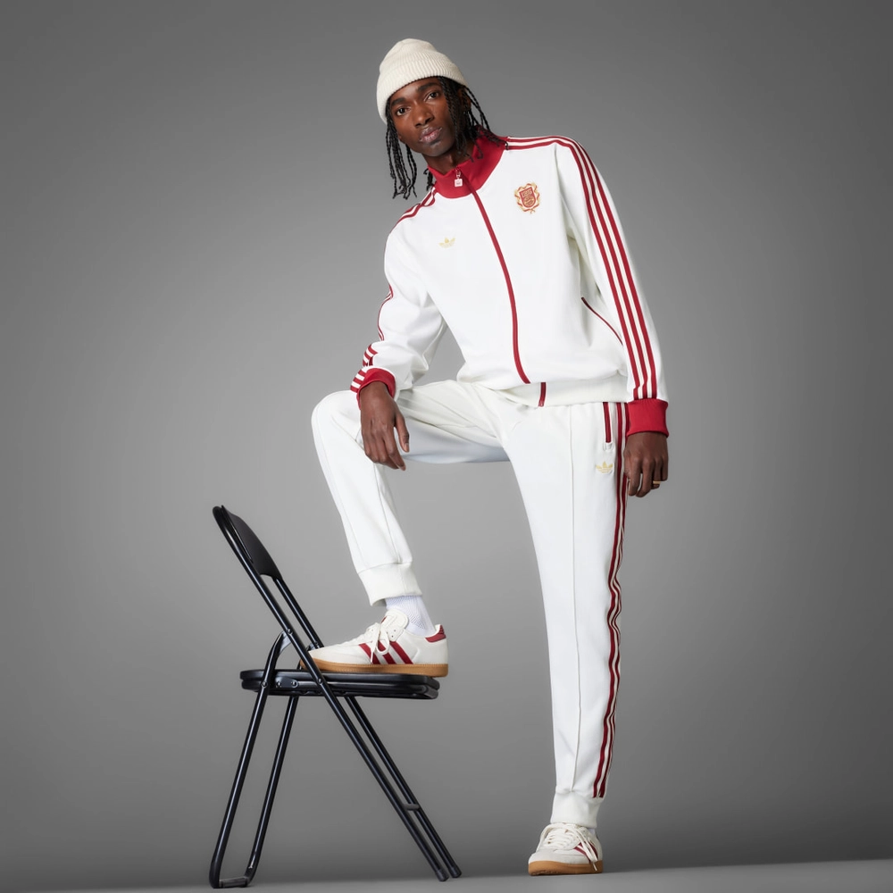 983B45_adidas-Samba-OG_FC-BAYERN-MUNICH-125TH-ANNIVERSARY_JQ2500_img3