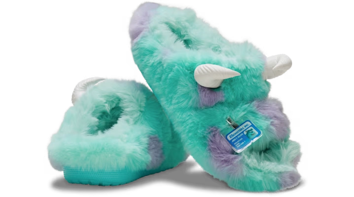 5DB8AC_Monsters-Inc.-x-Crocs-Cozzzy-Sandals_SULLEY_210877-90H_img1