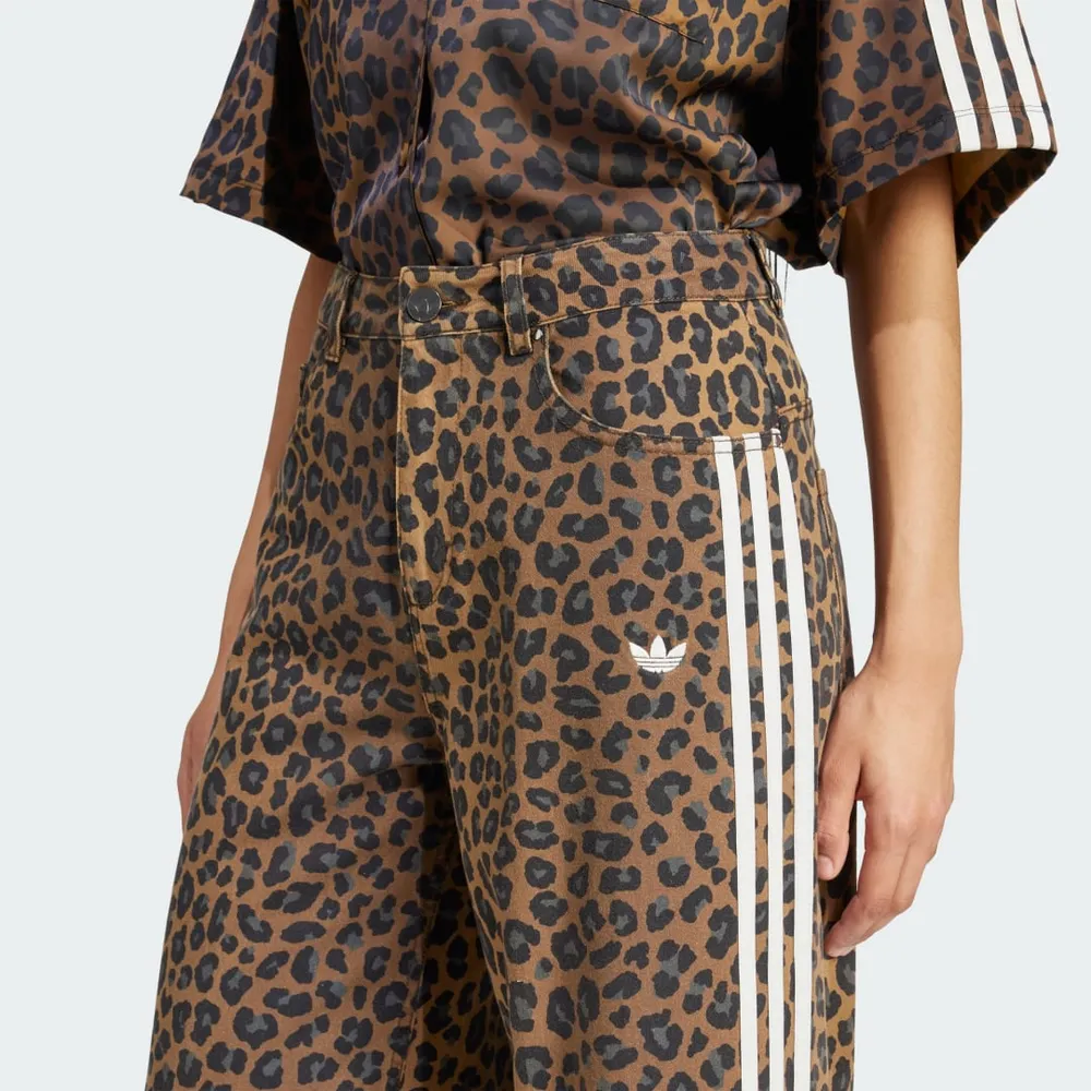 645247_adidas-Originals-Denim-Loose-Joggers_LEOPARD-BRONZE-STRATA_KA2680_img3