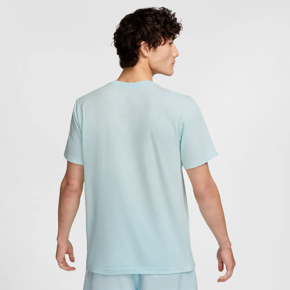 CADEE3_Nike-Sportswear-T-Shirt_GLACIER-BLUE_HV9803-474_img1