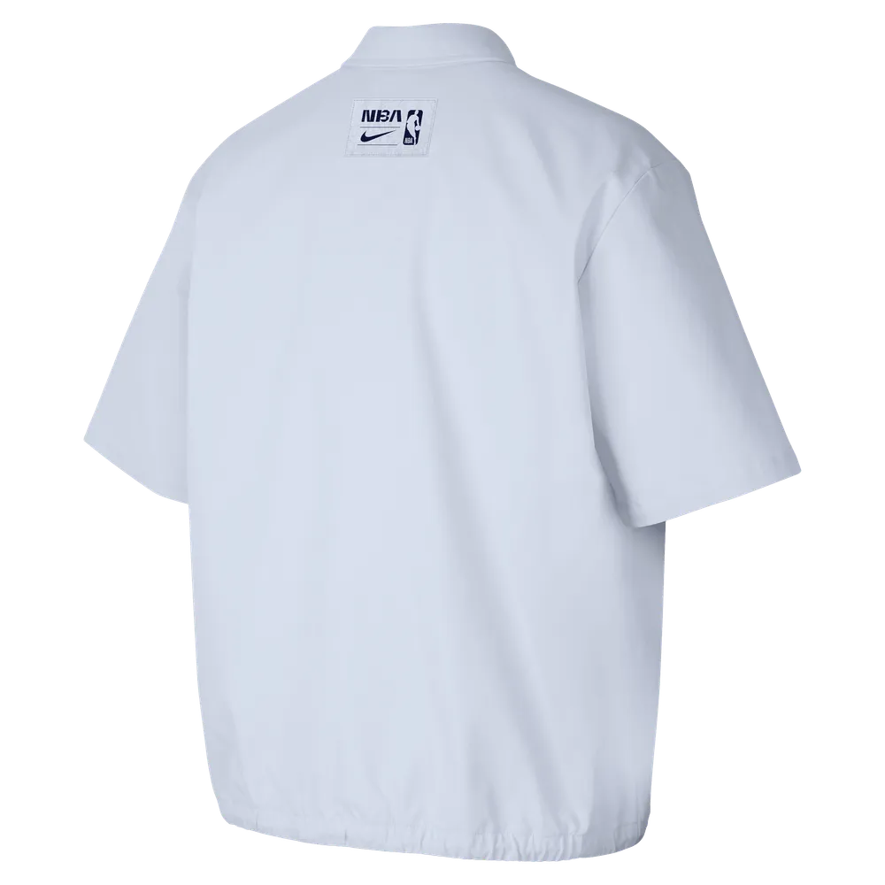 CAD4DC_Nike-NBA-Team-31-Club-Woven-Short-Sleeve-Shirt_FOOTBALL-GREY_FZ7510-085_img1