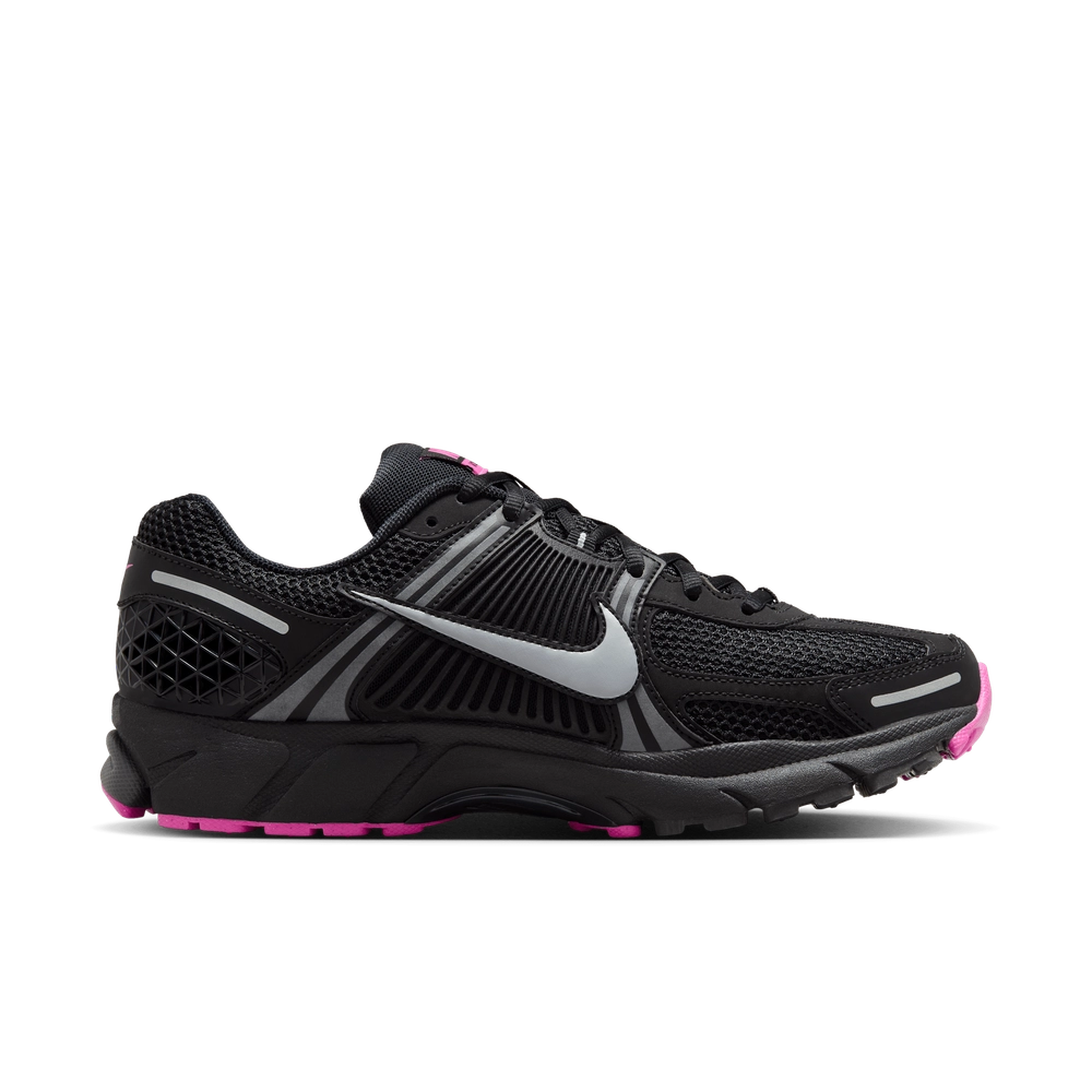 000000_Nike-Zoom-Vomero-5_BLACK-PINK_FB9149-004_img2