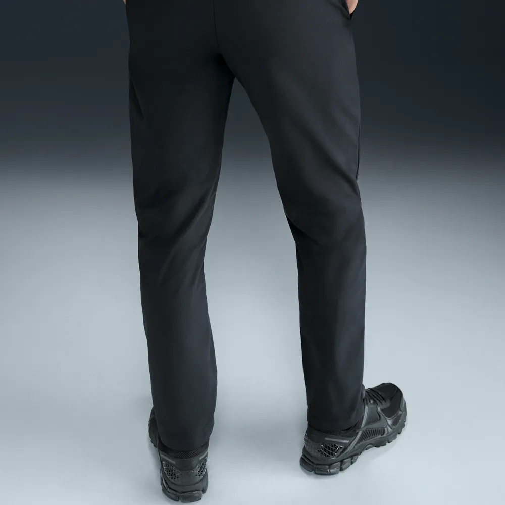 000000_Nike-24.7-PerfectStretch-Dri-FIT-Slim-Chino-Pants_BLACK_HQ6918-010_img2