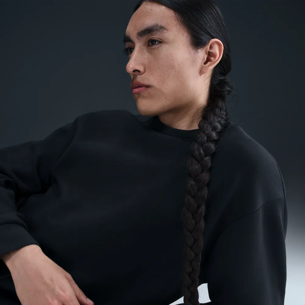 000000_Nike-24.7-ImpossiblySoft-Crewneck_BLACK_HQ6964-010_img2