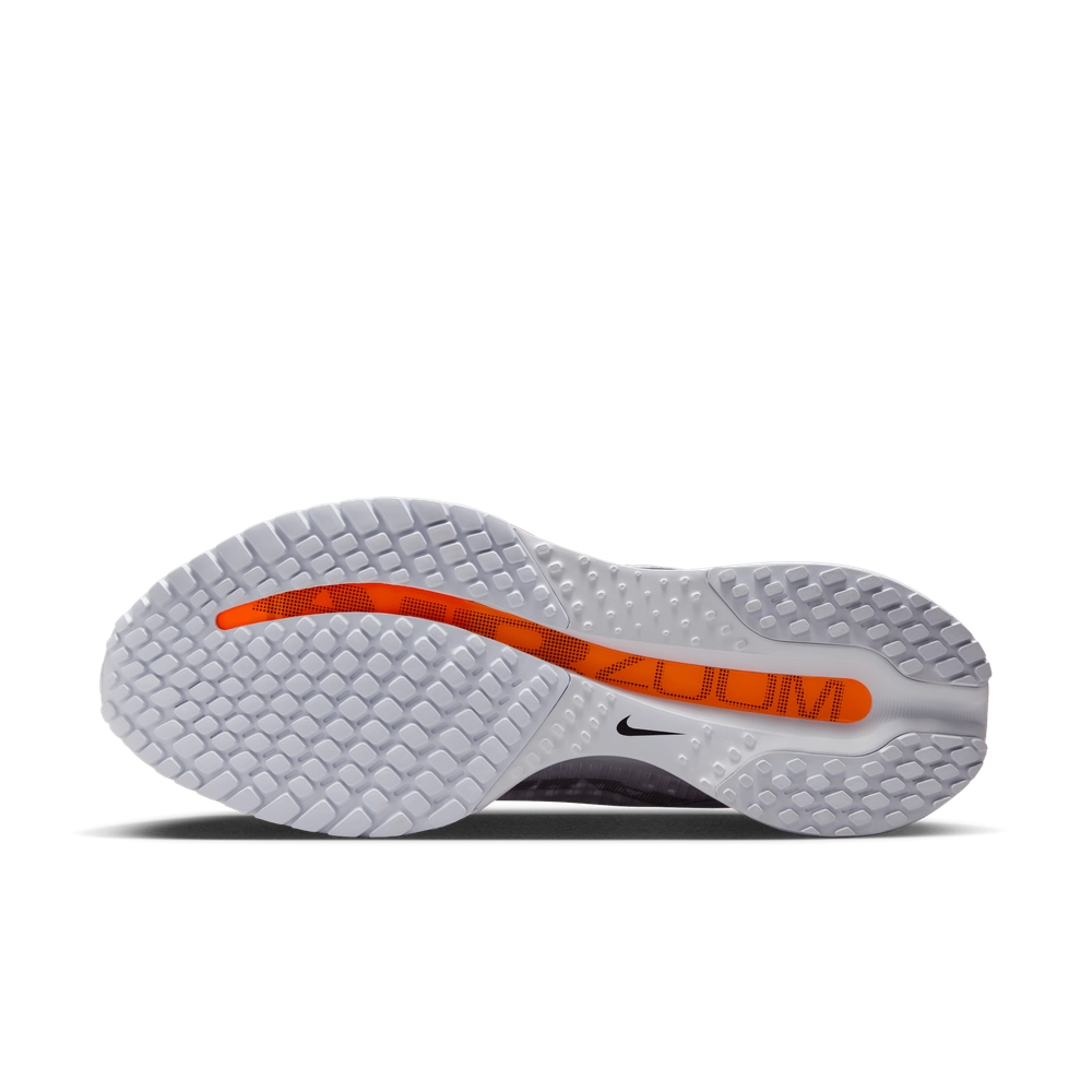 E6E6E6_Nike-Pegasus-PRM-WMNS_FOOTBALL-GREY_HQ2593-001_img1