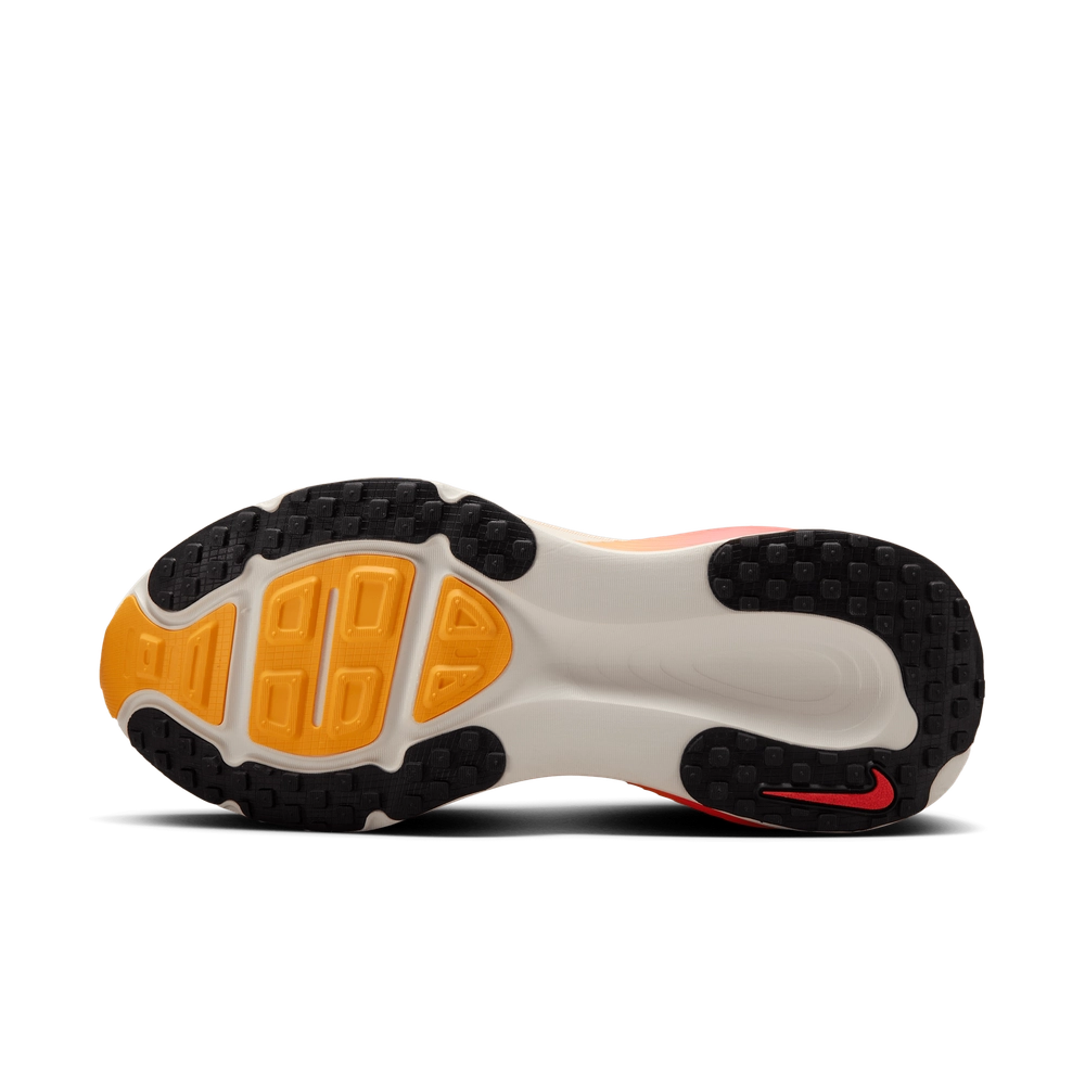 D90E2D_Nike-Vomero-18-WMNS_BRIGHT-CRIMSON_HM6804-100_img1