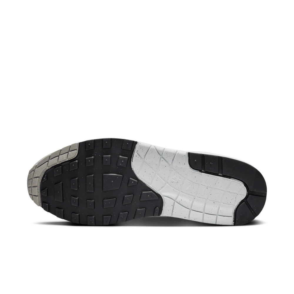 EEAE1B_Nike-Air-Max-1-Essential_SUMMIT-WHITE-UNIVERSITY-GOLD_FZ5808-105_img1