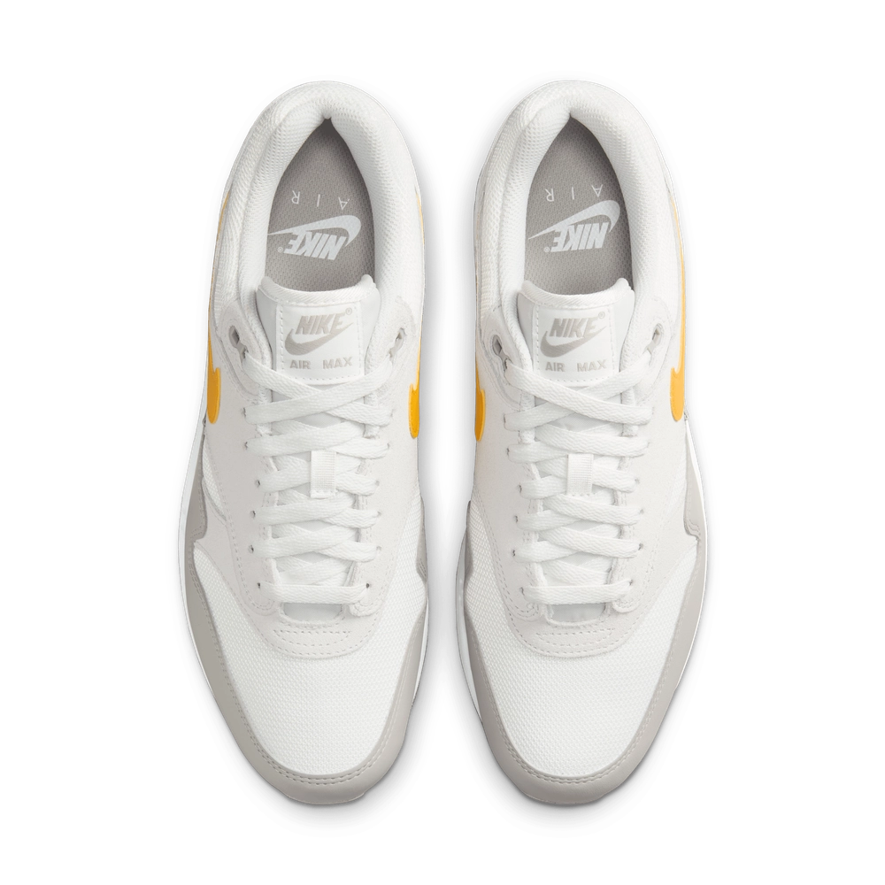EEAE1B_Nike-Air-Max-1-Essential_SUMMIT-WHITE-UNIVERSITY-GOLD_FZ5808-105_img3