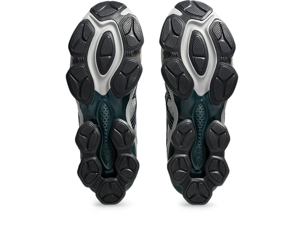 937E64_ASICS-Gel-Quantum-Kinetic_OATMEAL-DARK-TAUPE_1203A270-254_img5