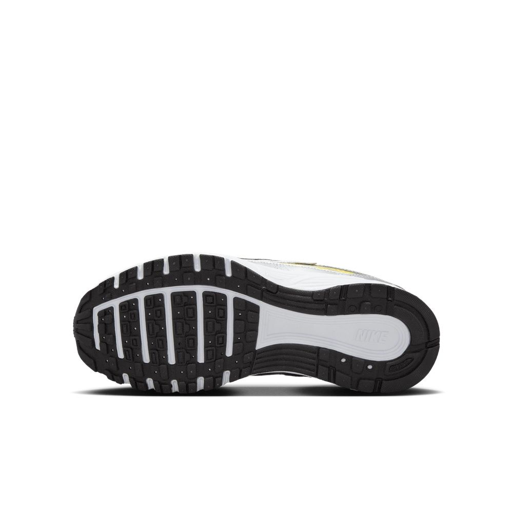 DEC52A_Nike-P-6000-GS_LIGHTNING-METALLIC-SILVER_HV5064-701_img1