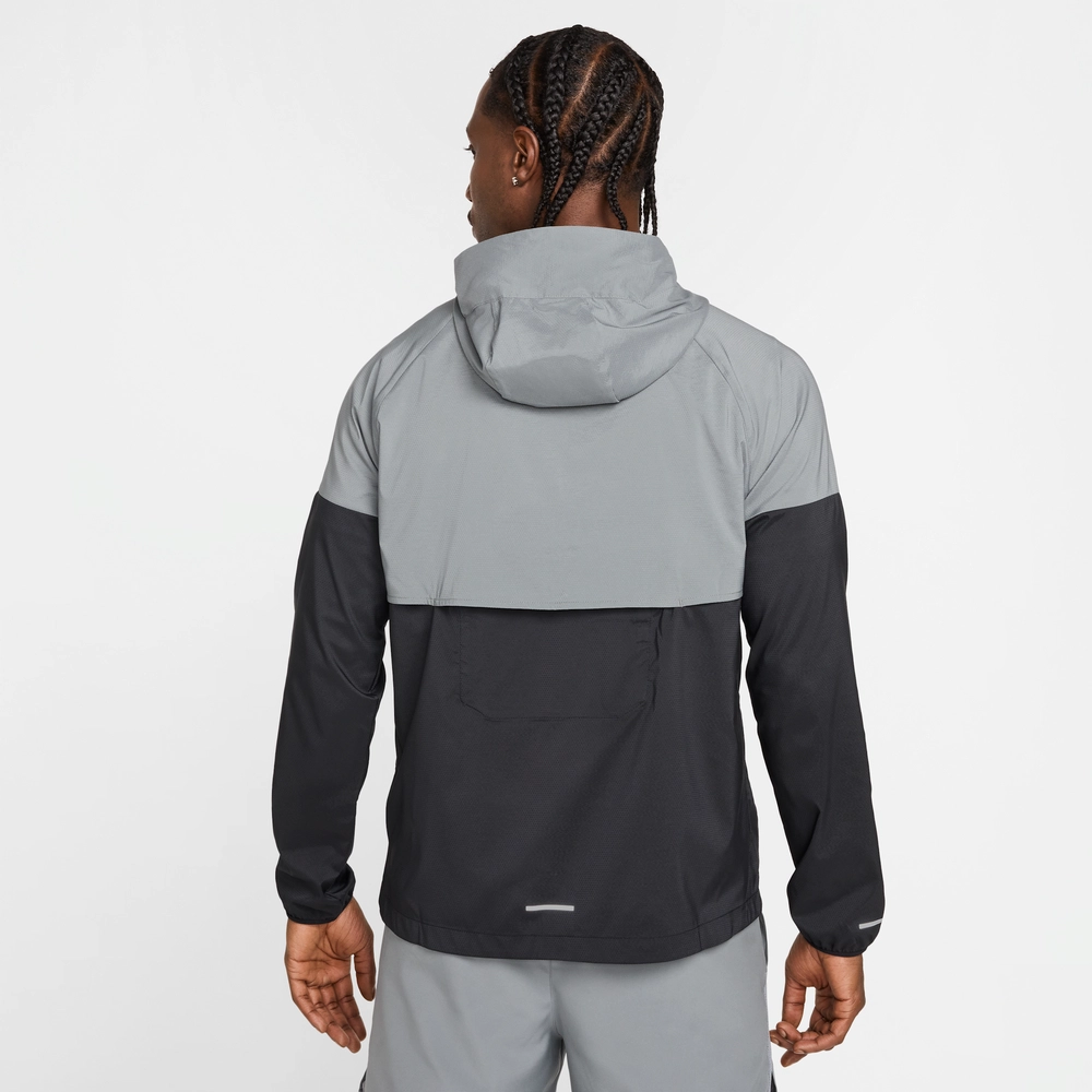 1F1F1F_Nike-Impossibly-Light-Windrunner-Running-Jacket_SMOKE-GREY_HV6521-084_img2