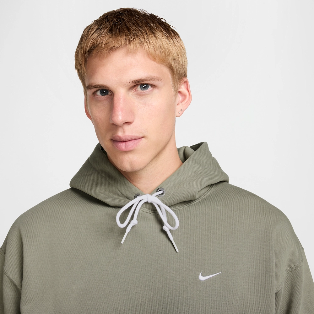 1F1F1F_Nike-Solo-Swoosh-Fleece-Hoodie_LIGHT-ARMY_DX1355-320_img3