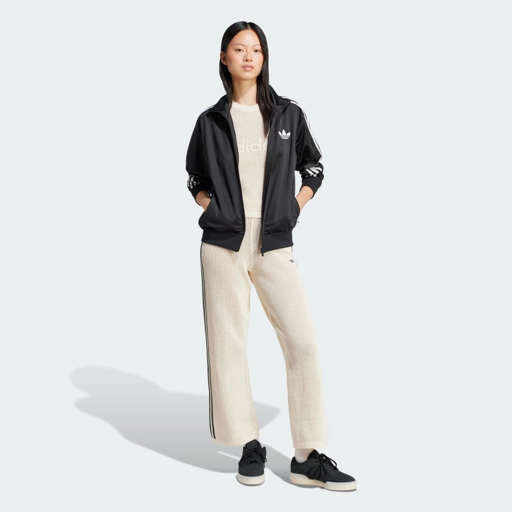 F7E8D1_adidas-Originals-Crochet-T-Shirt-WMNS_WHITE_JD1076_img1