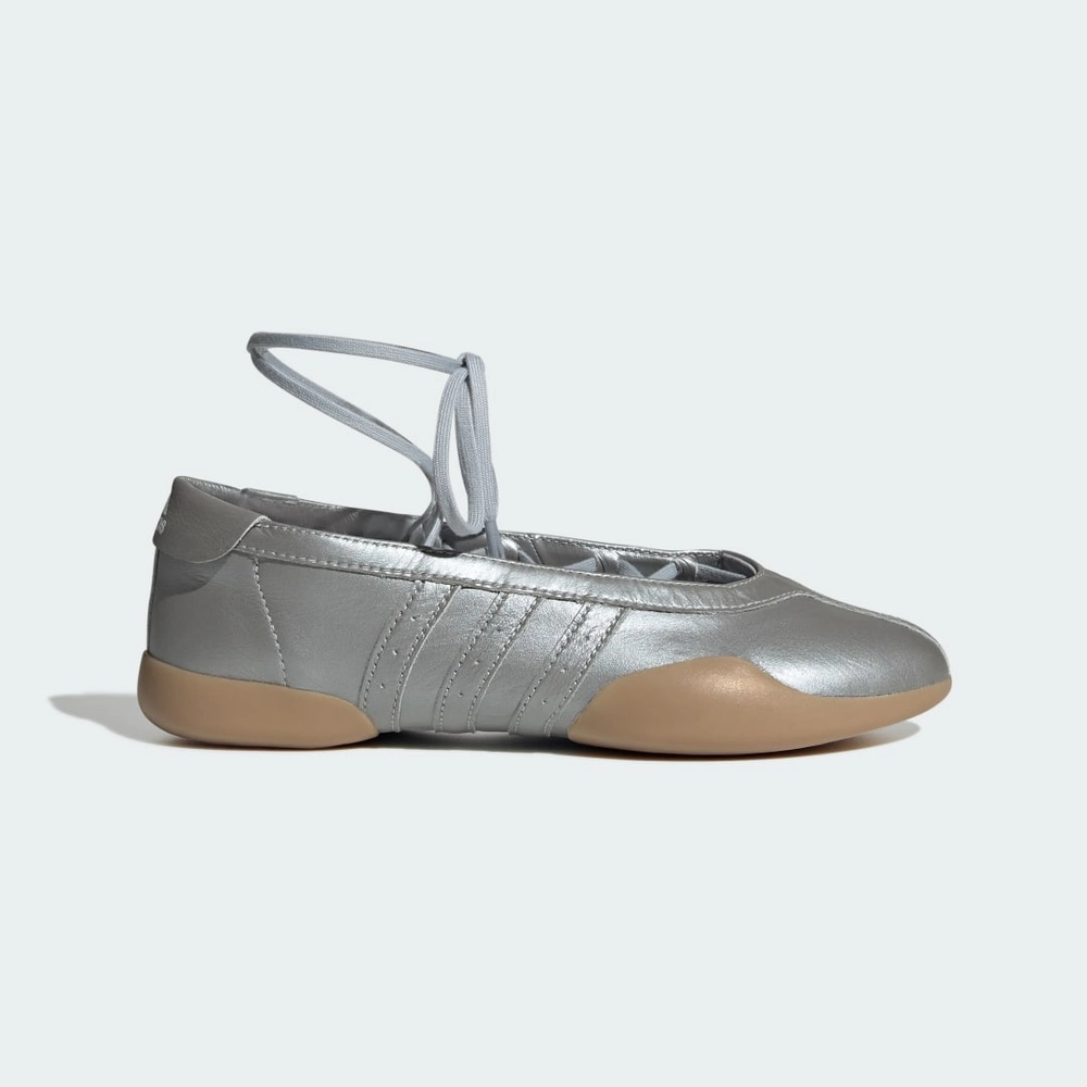 B4B8B8_adidas-Taekwondo-Mei-Ballet_SILVER-MET_JR7032_img0