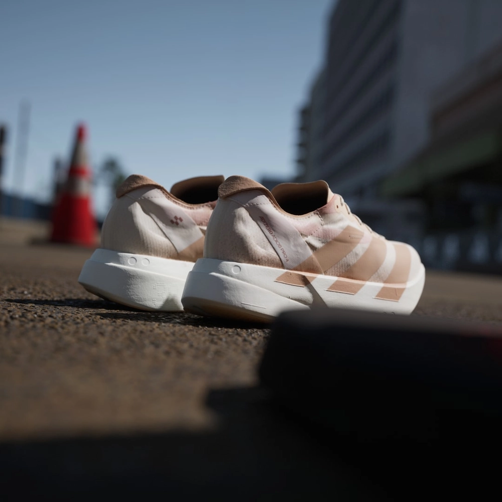 B29680_adidas-Adizero-Adios-Pro-4_WARM-SANDSTONE_JR6359_img3