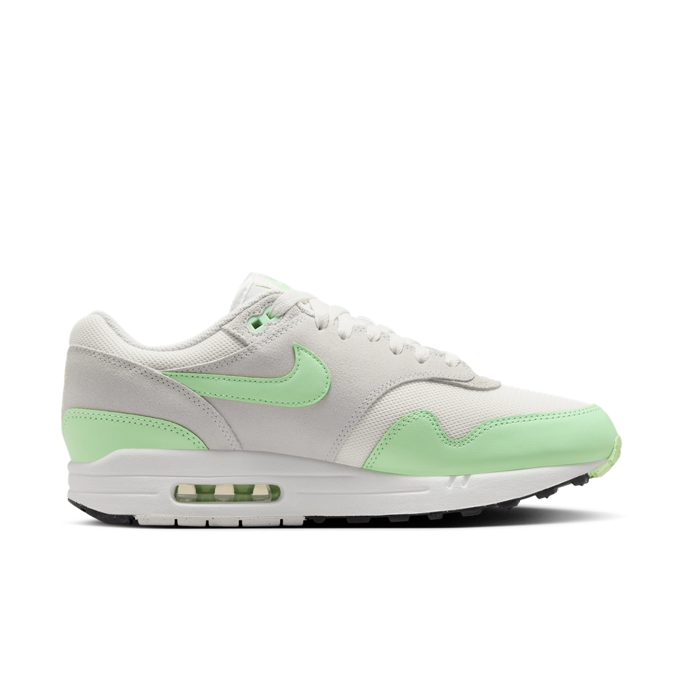 B8DCB5_Nike-Air-Max-1-Essential_SUMMIT-WHITE-VAPOR-GREEN_FZ5808-107_img2