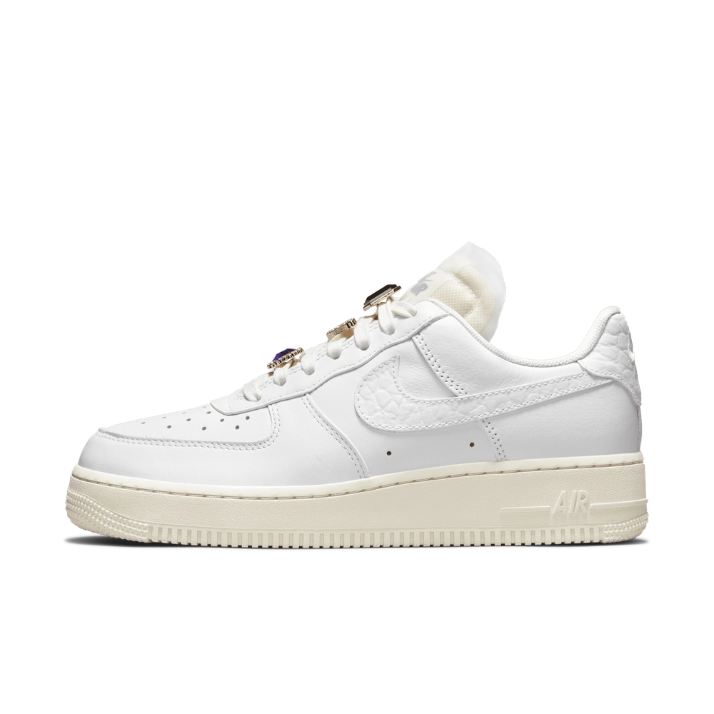 000000_Nike-Air-Force-1-Low_BLING_DN5463-100_img0