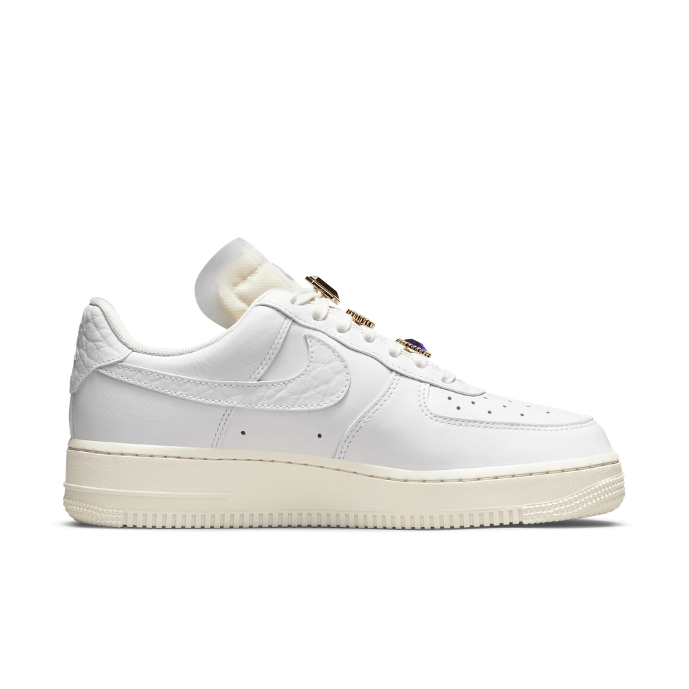 000000_Nike-Air-Force-1-Low_BLING_DN5463-100_img2