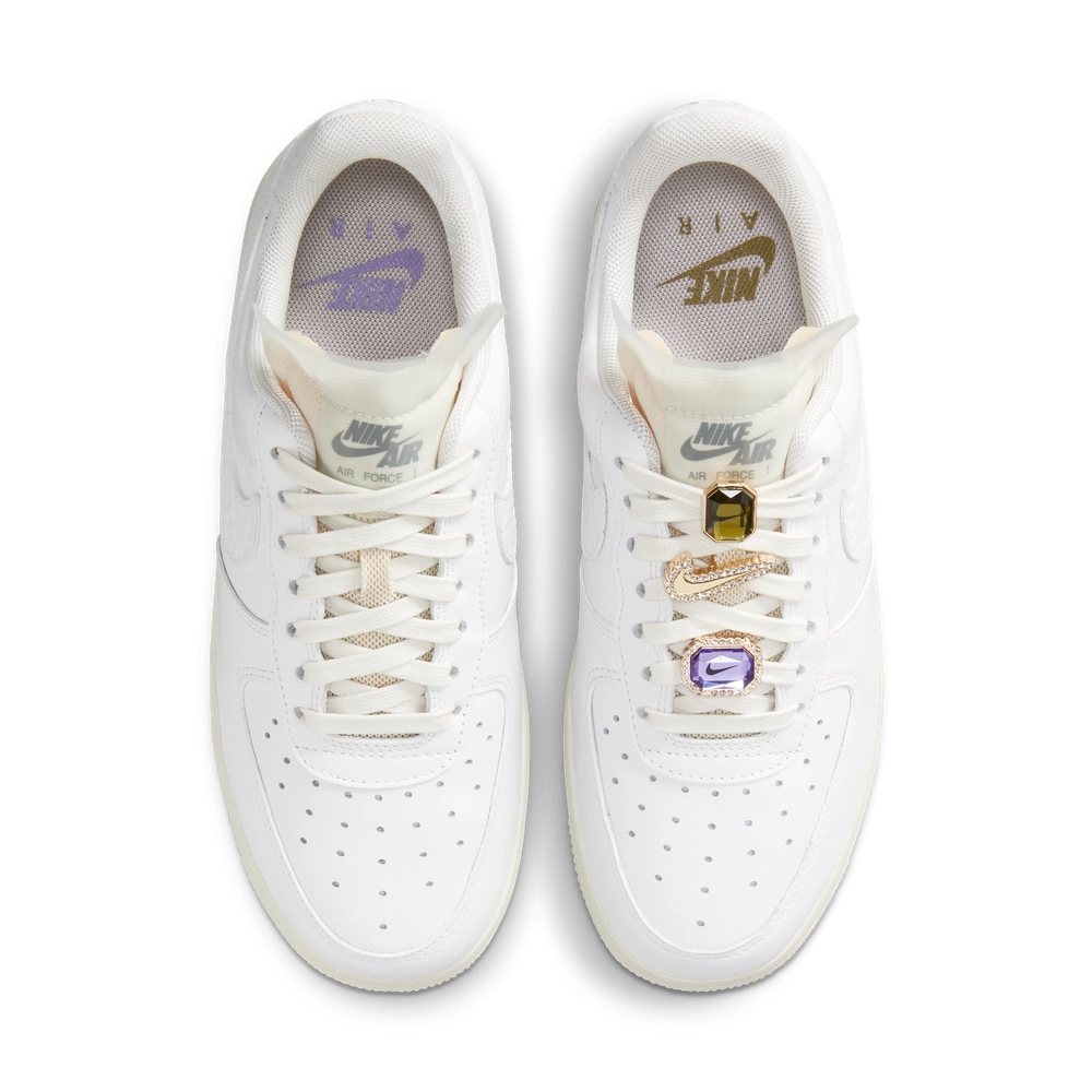 000000_Nike-Air-Force-1-Low_BLING_DN5463-100_img3