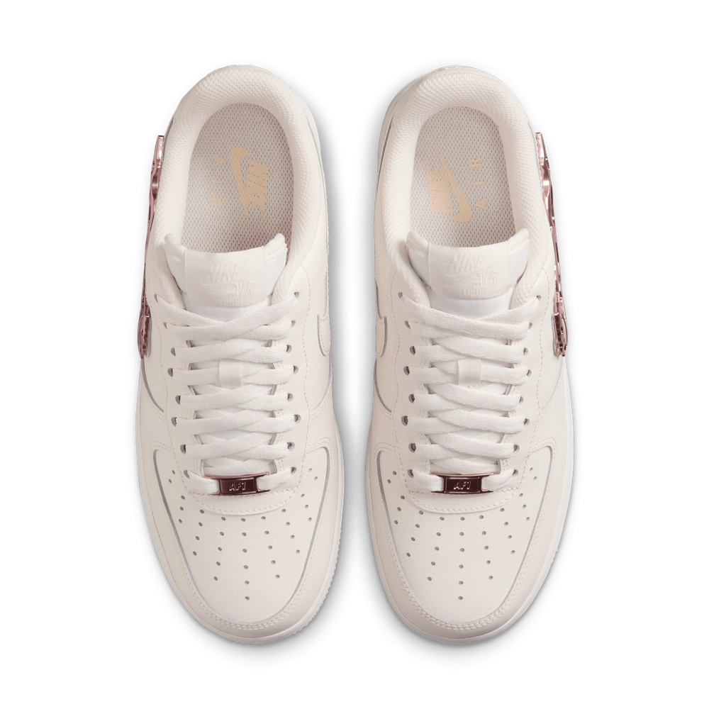 000000_Nike-Air-Force-1-Low-WMNS_MOLTEN-SWOOSH_IF1686-161_img3