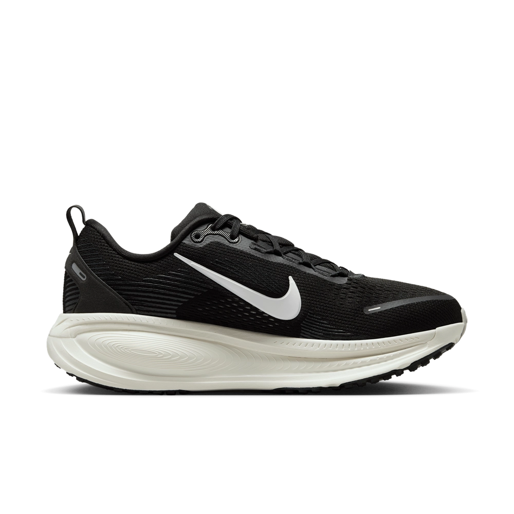 000000_Nike-Vomero-18-WMNS_BLACK-COCONUT-MILK_HM6804-005_img2
