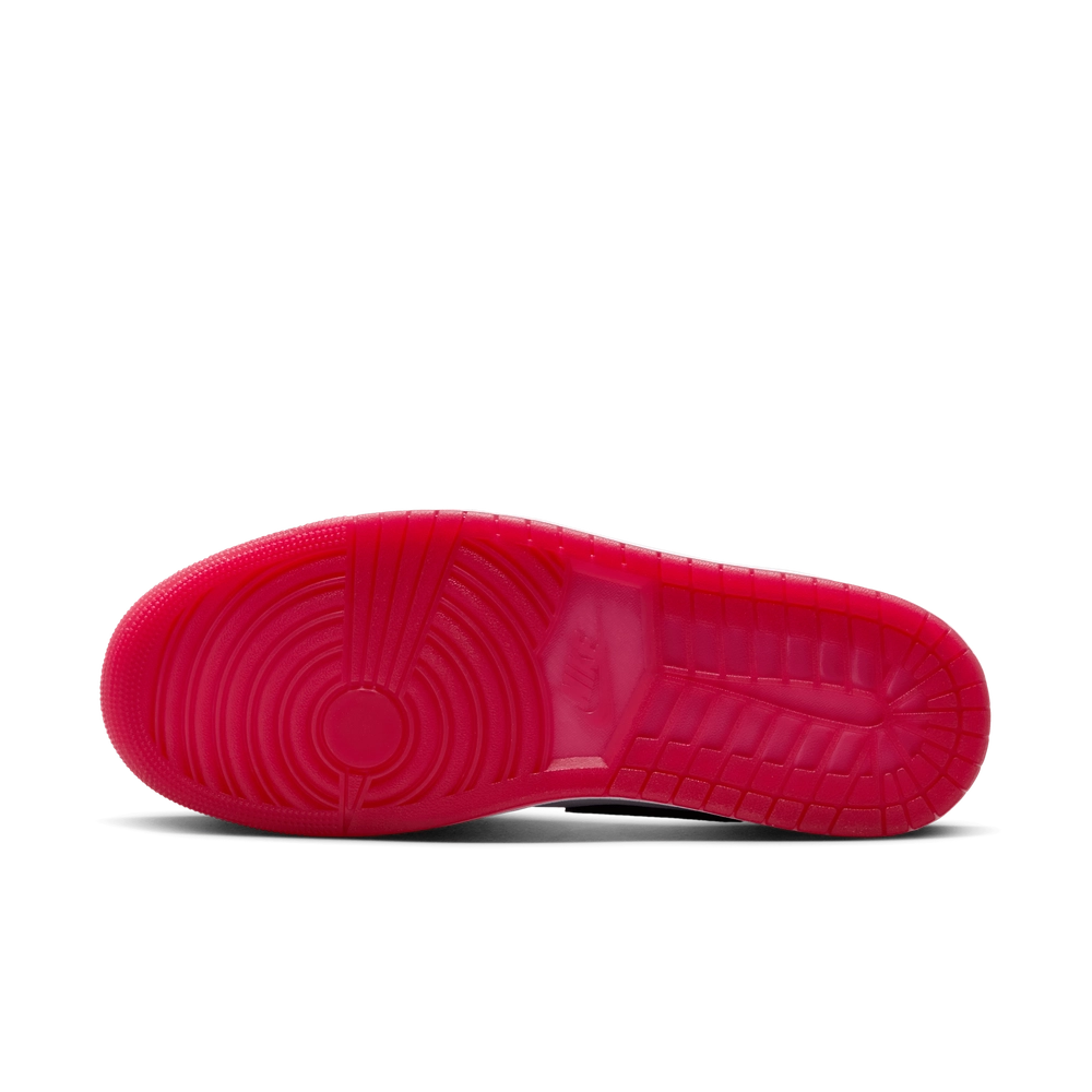 981829_Air-Jordan-1-Low-SE_BLACK-TOE_IB8971-106_img2