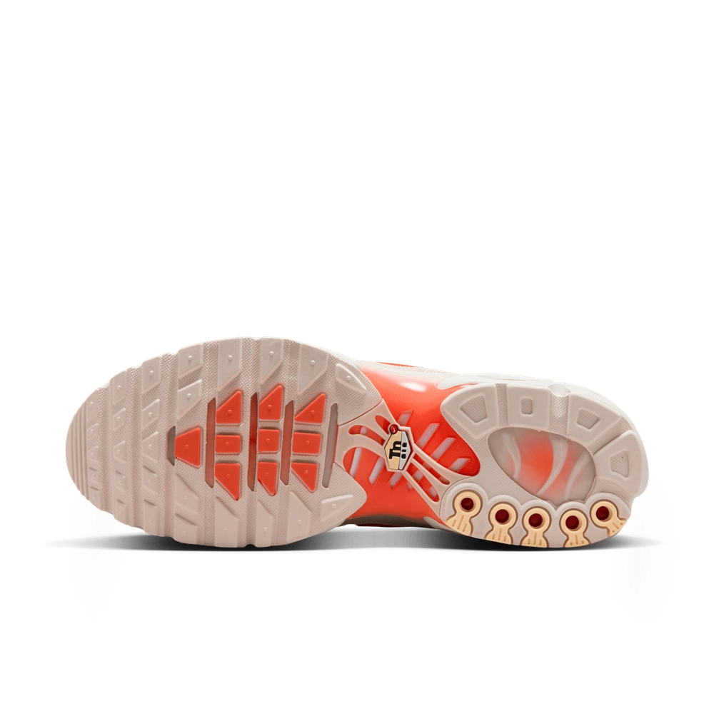 1F1F1F_Nike-Air-Max-Plus_SAFETY-ORANGE_DM0032-019_img2