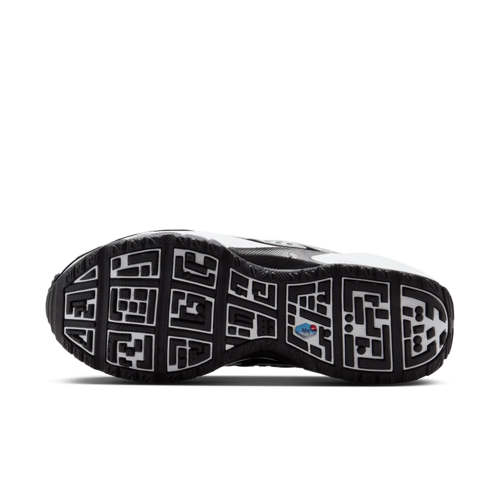 1F1F1F_Nike-Air-Max-SNDR-WMNS_PANDA_FZ2068-100_img2