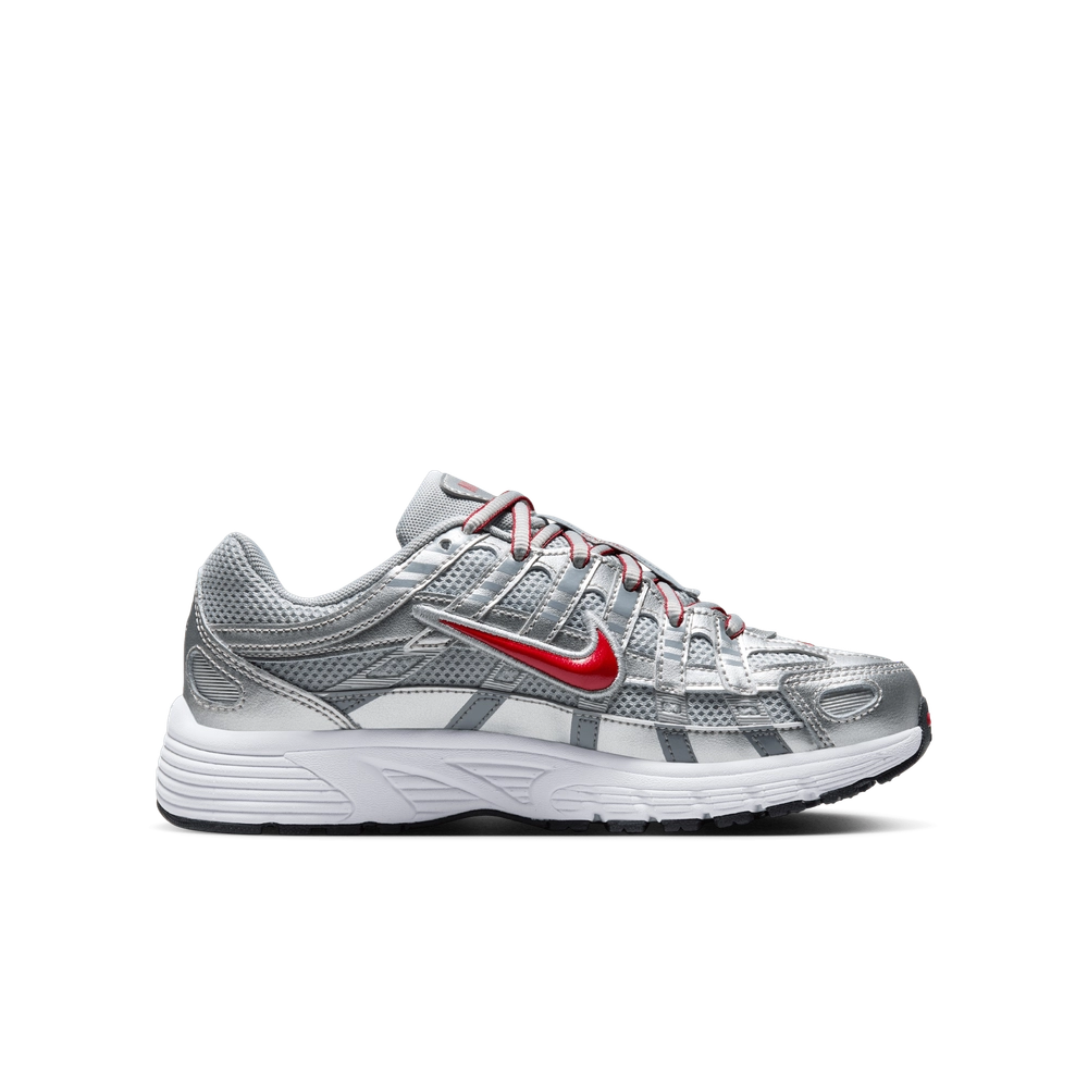A40711_Nike-P-6000-GS_METALLIC-SILVER-GYM-RED_HV5064-002_img2