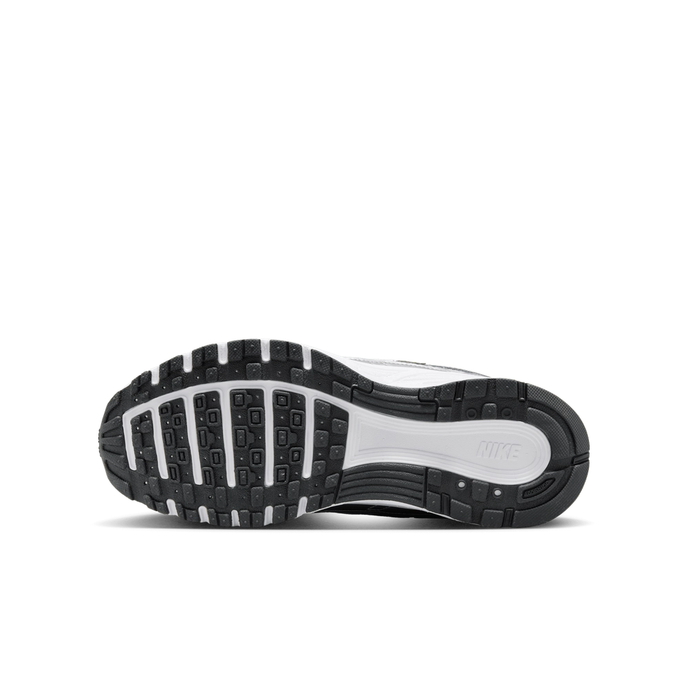 5F94CD_Nike-P-6000-GS_METALLIC-SILVER-UNIVERSITY-BLUE_HV5064-007_img1