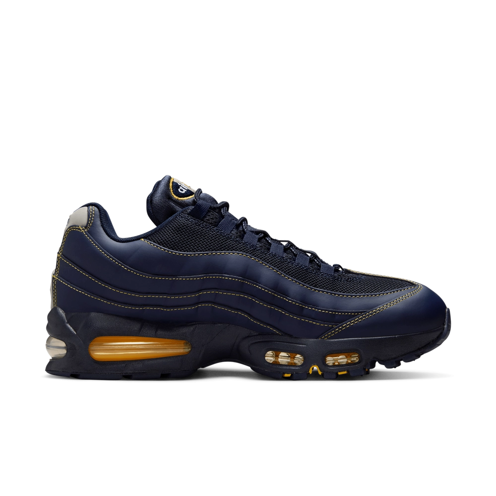 1A1B2D_Nike-Air-Max-95-OG-Big-Bubble_MICHIGAN_IB7936-400_img2