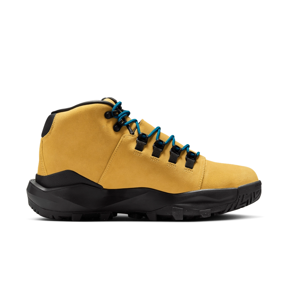 EABA50_Nike-Cygnal_SOLAR-FLARE_FV4332-700_img2