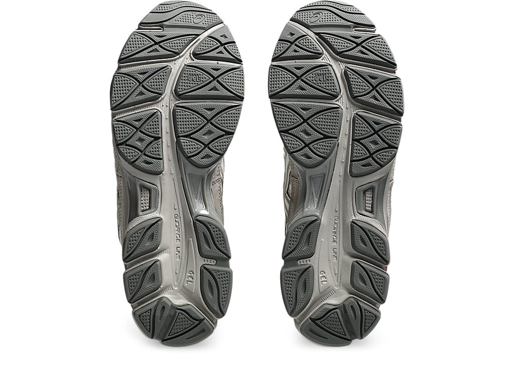 D0C6BD_Asics-Gel-NYC_CREAM-MOONROCK_1203A372-100_img5