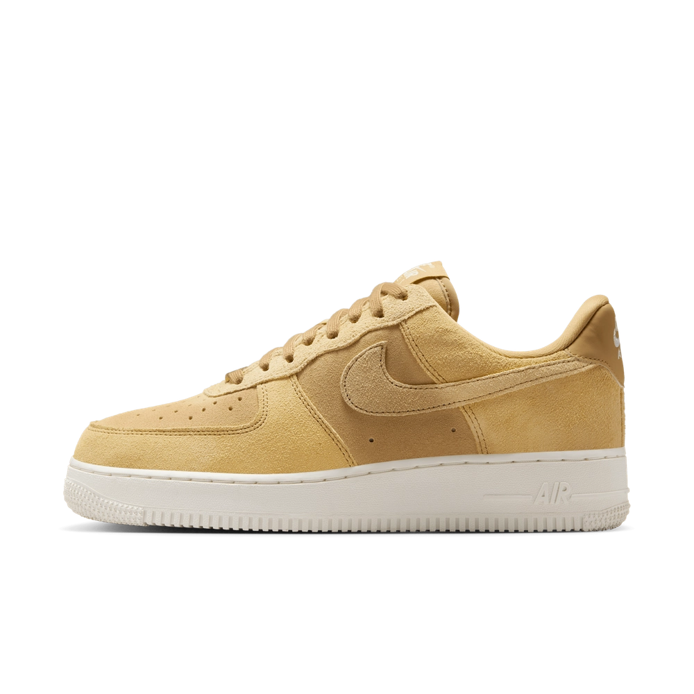 9F7B40_Nike-Air-Force-1-Low-'07-WMNS_CLUB-GOLD_HJ5336-700_img0