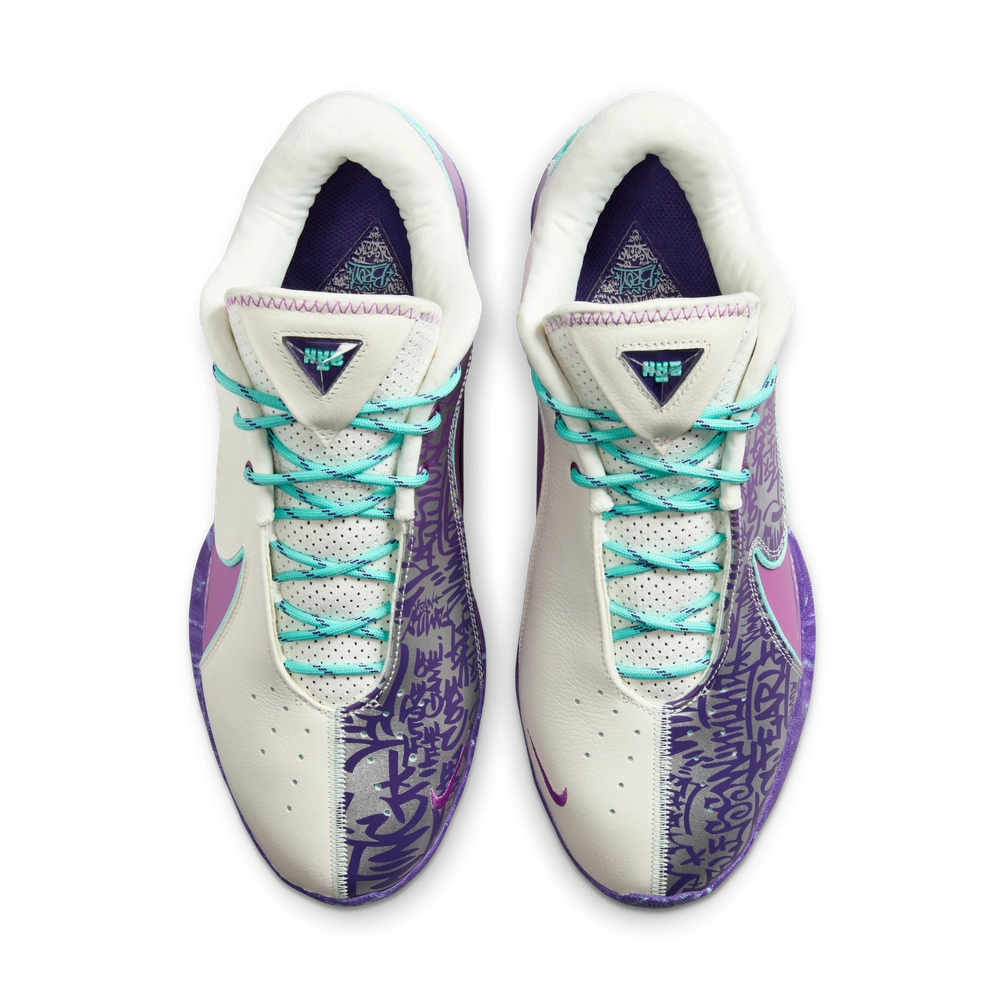 915287_Nike-LeBron-22_FROZEN-GRAPES_HV8454-001_img3
