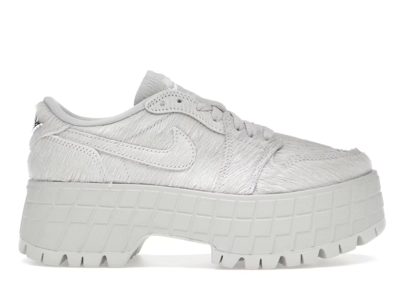Air Jordan 1 Brooklyn Low WMNS LIGHT BONE - view 0