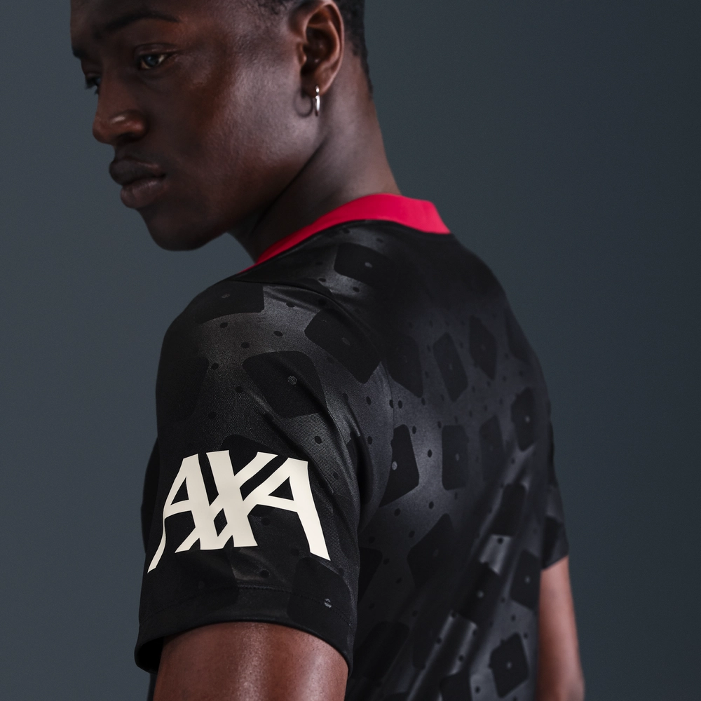 000000_Liverpool-FC-x-Nike-Academy-Pro-SE_AIR-MAX-COLLECTION_IF5969-011_img1