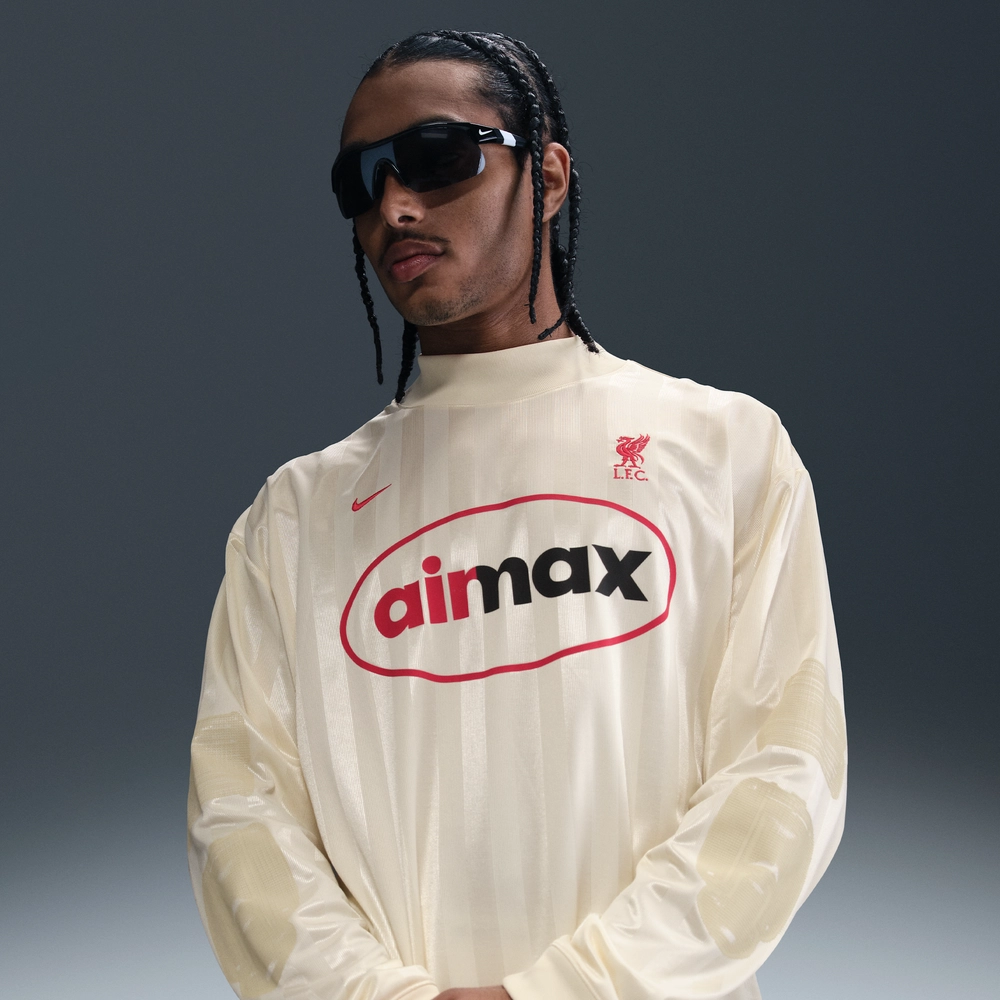 F4EDE2_Liverpool-FC-x-Nike-Dri-FIT-Long-Sleeve-T-Shirt_COCONUT-MILK_HM1101-113_img0