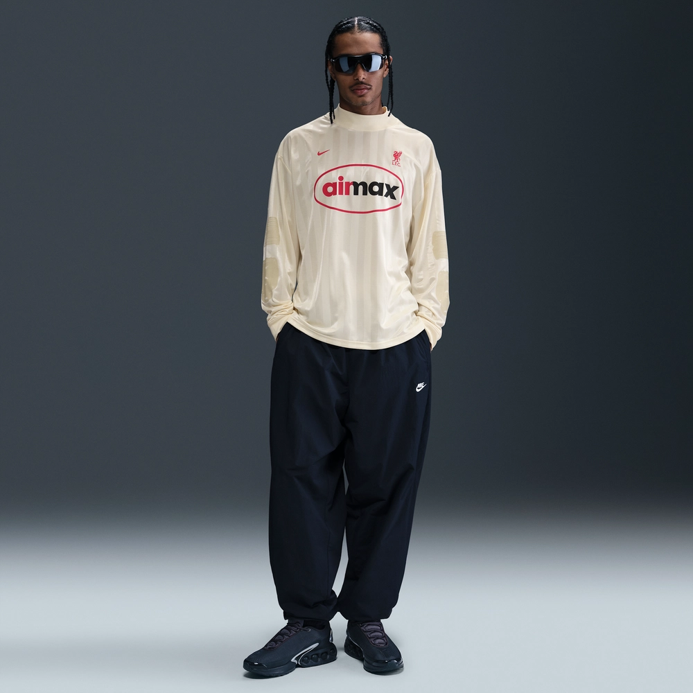 F4EDE2_Liverpool-FC-x-Nike-Dri-FIT-Long-Sleeve-T-Shirt_COCONUT-MILK_HM1101-113_img3