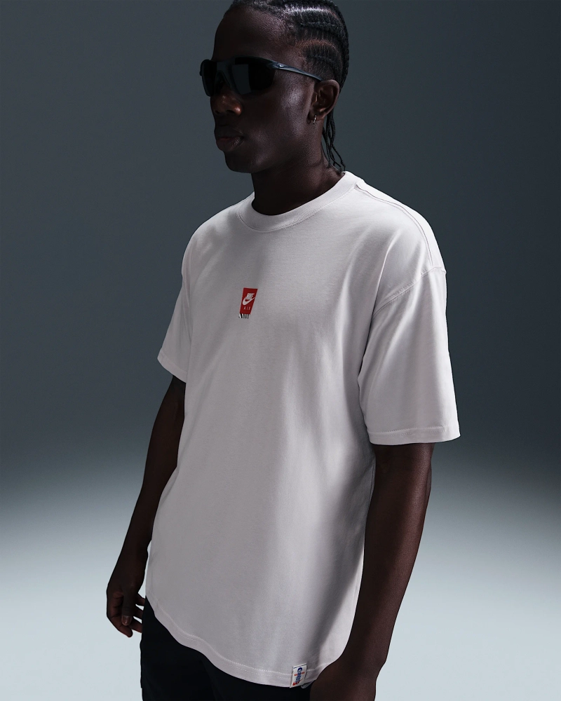 cb4341_Nike-Sportswear-T-shirt-Max90_VAST-GREY_HJ0768-078_img1