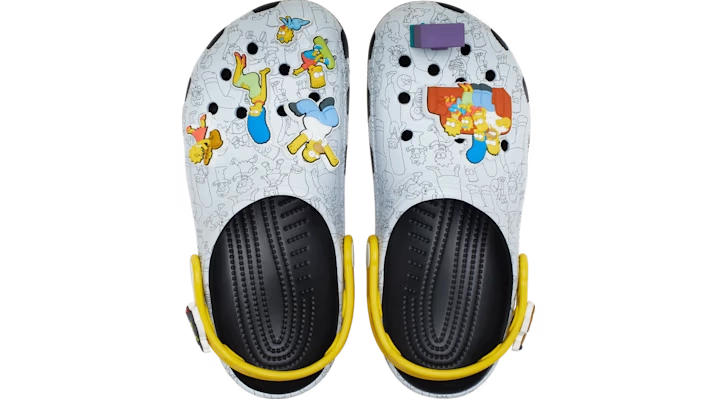 DAE3EA_The-Simpsons-x-Crocs-Classic-Clog_INTRO-SEQUENCE_211106-90H_img0
