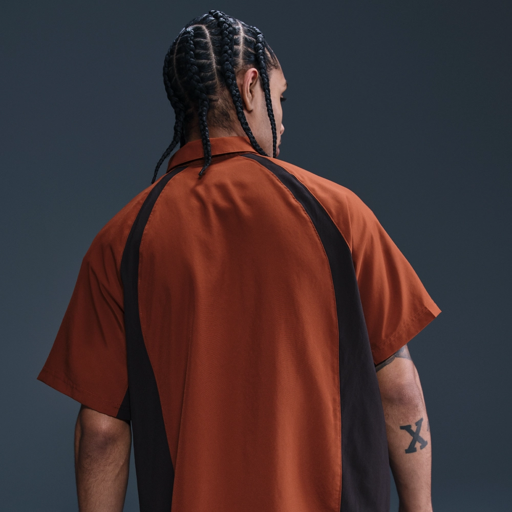 89412F_Nike-SB-Dri-FIT-Woven-Short-Sleeve-Bowler-Shirt_BROWN-BLACK_HJ2958-245_img1